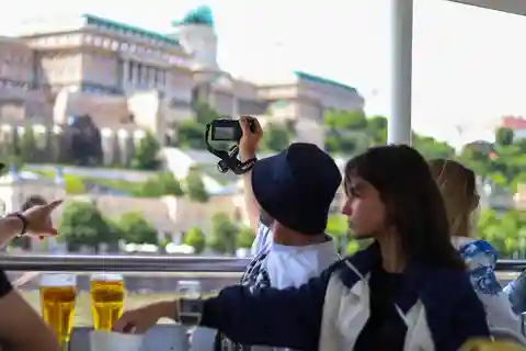 Budapest: Sightseeing-Bootsfahrt mit 1 Getränk