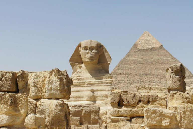 Vanuit Hurghada: Dagvullende tour door Caïro en Gizeh HoogtepuntenGedeelde Tour + Lunch + Entreegelden