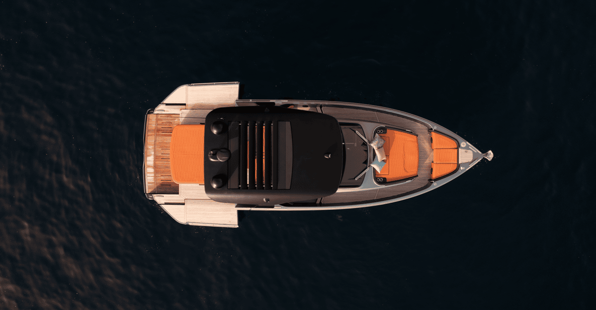 Afbeelding 5 van Capri: privé tour in een luxe jacht vanuit Sorrento met zwemstops