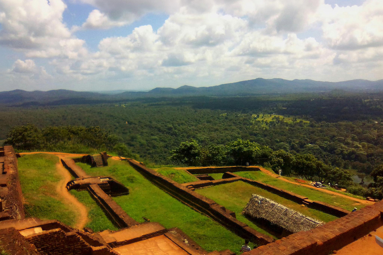 Private Sigiriya, Safari & Village Tour: Colombo/Kandy/South From Sigiriya: Complete Core Tour (Direct Access)