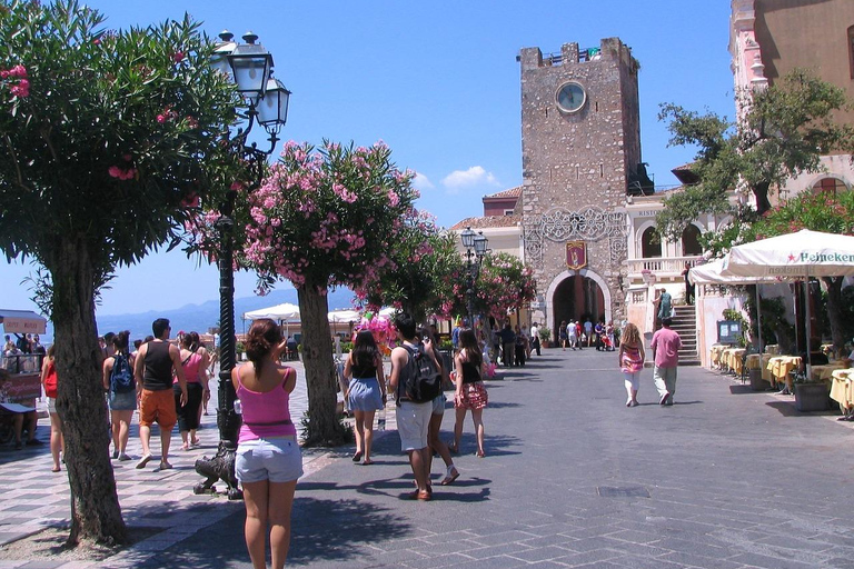 Desde Mesina Excursión de un Día al Volcán Etna, Bodegas y TaorminaExcursión de un día al Volcán Etna, Bodegas y Taormina desde Mesina