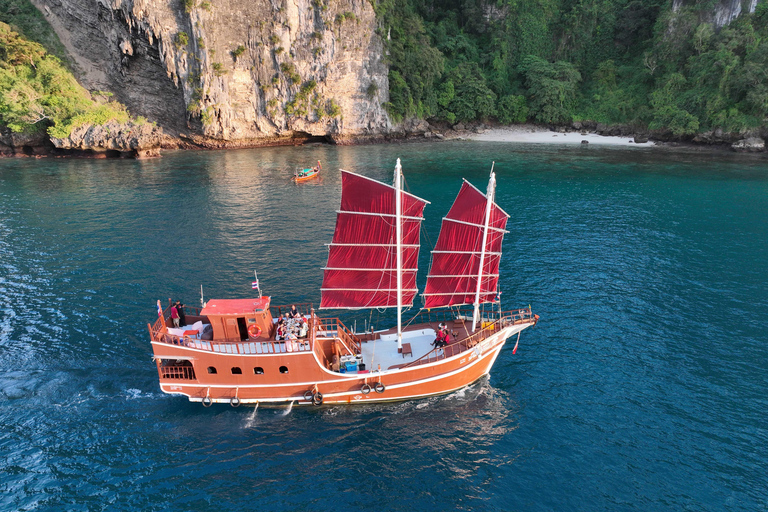 Krabi: Sunset Dinner Cruise & Swimming by Luxury Junk Boat