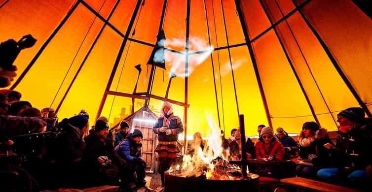 Camp de rennes, dîner et chance d'aurores boréales