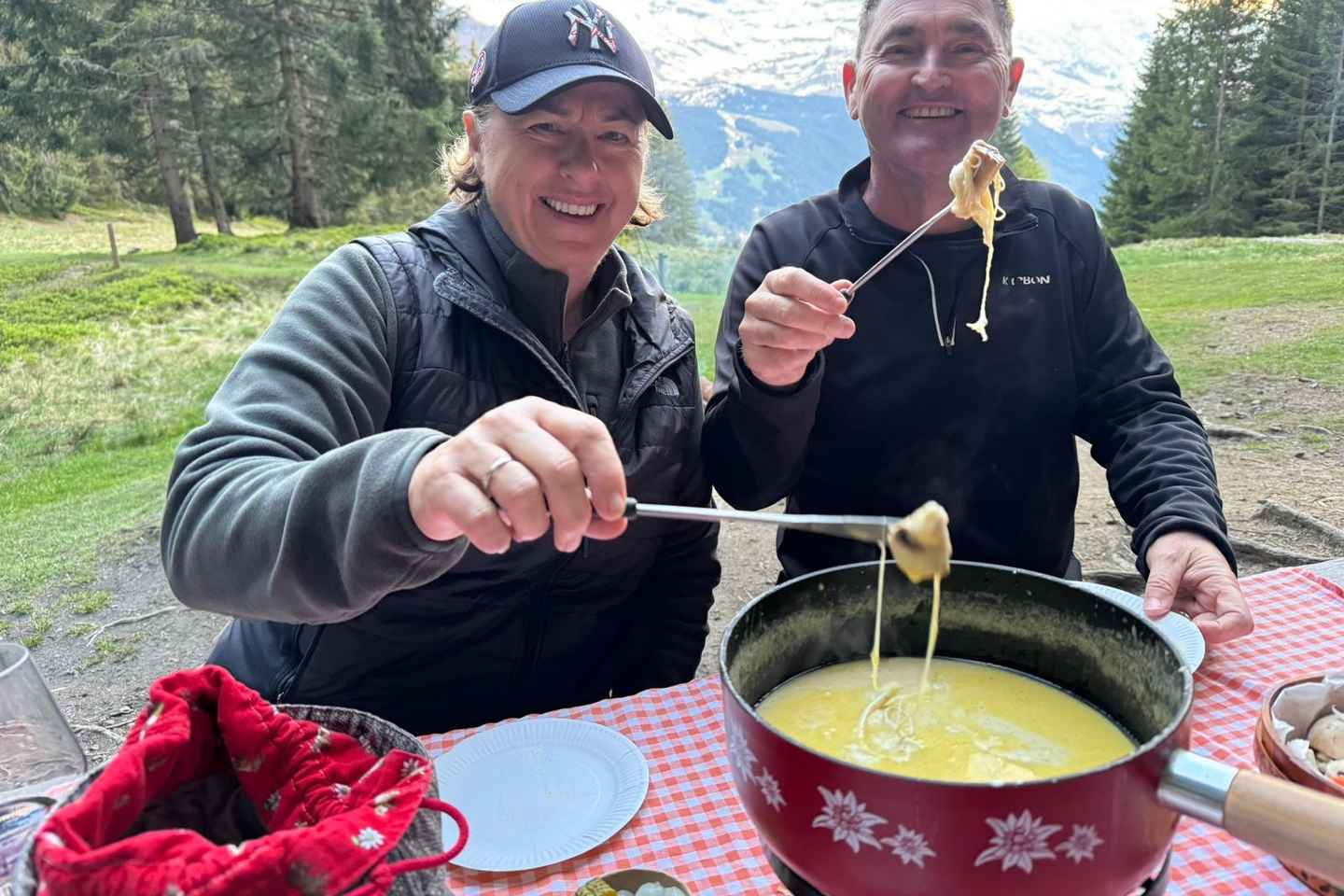 Sunset Hike with Cheese Fondue in Wengen
