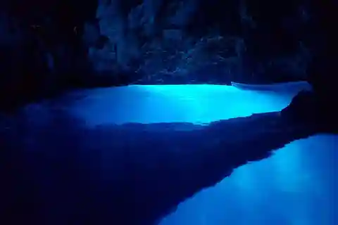 From Hvar: Blue cave group speedboat tour full day