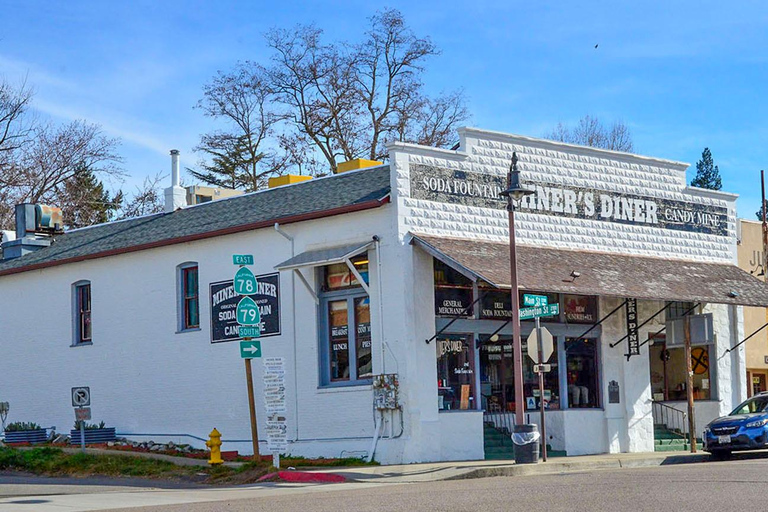 Pies & Pickaxes: A Historic Walking Tour of Julian, CA Pies & Pickaxes: A Walking Tour of Julian