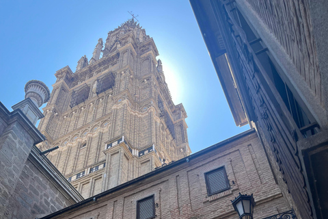 Toledo: Excursion from Madrid with a cultural tour guide and van