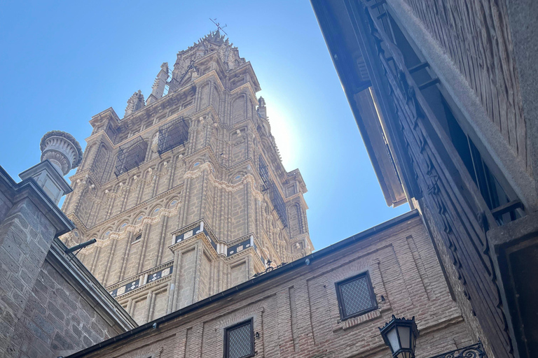 Toledo: Excursion from Madrid with a cultural tour guide and van