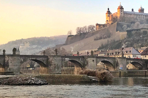 Würzburg: Brückenschoppen Winter Edition (guided tour with mulled wine) Würzburg: Bridge Barbecue Winter Edition (guided tour with mulled wine)