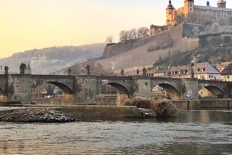 Würzburg: Brückenschoppen Winteredition (Geführte Tour mit Glühwein)