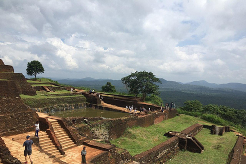 Sigiriya Rots &amp; Dambulla: Privétour van een dag vanuit Trincomalee