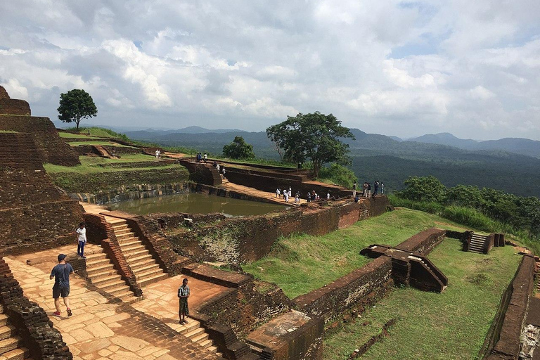 Sigiriya Rots &amp; Dambulla: Privétour van een dag vanuit Trincomalee