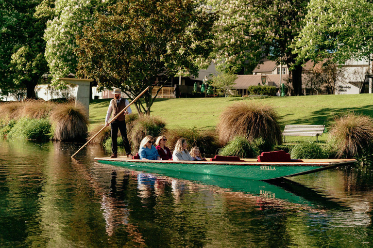 Christchurch - Punting on the Avon