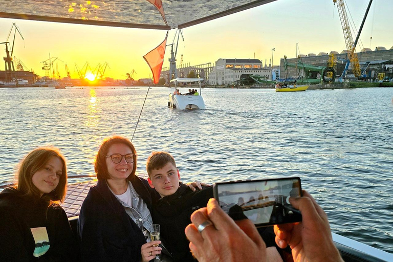 Gdańsk: Eko Rejs po Motławie o zachodzie słońca z Prosecco