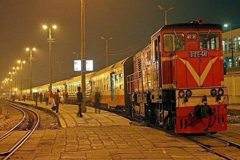 Sleeping Train Railway between Ha Noi and Sapa (Lao Cai) The route Ha Noi to Sapa (Lao Cai)