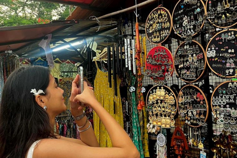 Agra: Half-Day Guided Shopping Tour With Car+Guide & Tuk-Tuk
