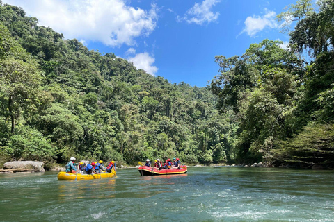 Équateur : Journée complète de rafting en eaux vives sur le Jondachi et le Hollin