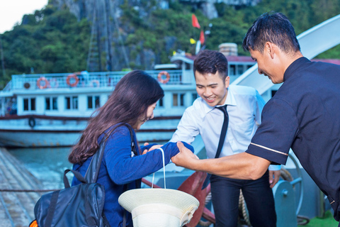 Desde Hanói: barco de lujo día completo por bahía de Halong