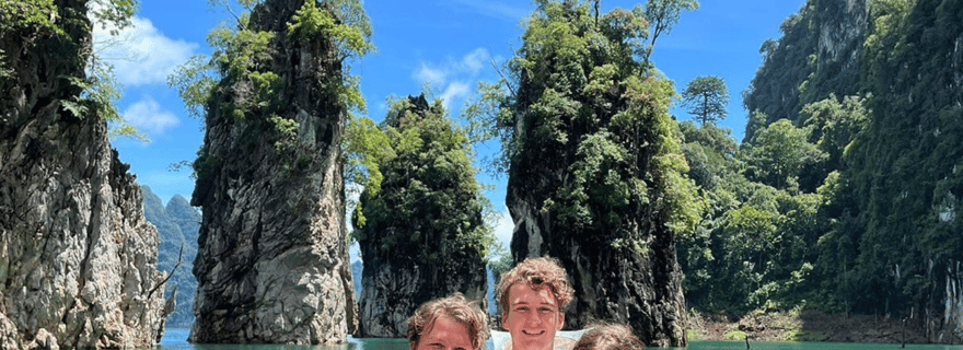 Khao Sok : excursion d'une journée au barrage de Ratchaprapha, excursion en bateau et déjeuner