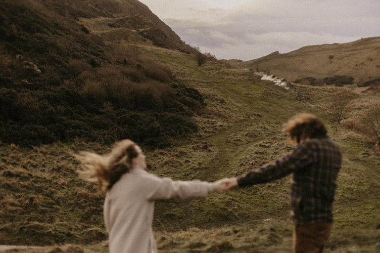 Edinburgh: Scenic Photo Walk with Professional Photographer