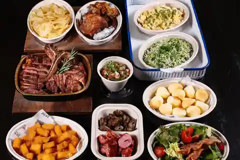 Rio de Janeiro: Food Tasting Tour with 33 Flavors