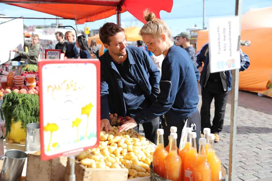 Foodtour mit Besuch einer Rooftop Bar in Helsinki. Foto: GetYourGuide