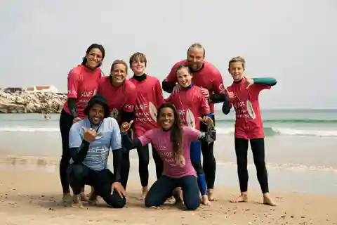 Peniche: Group Surf Lessons