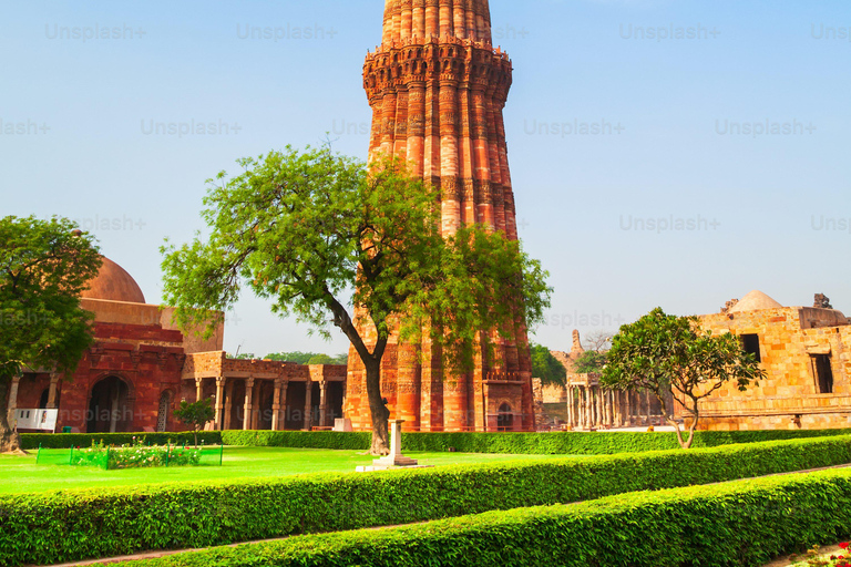 From Delhi: 4-Day Luxury Golden Triangle Tour with Hotels Guide + Transport + 3-Star Hotels