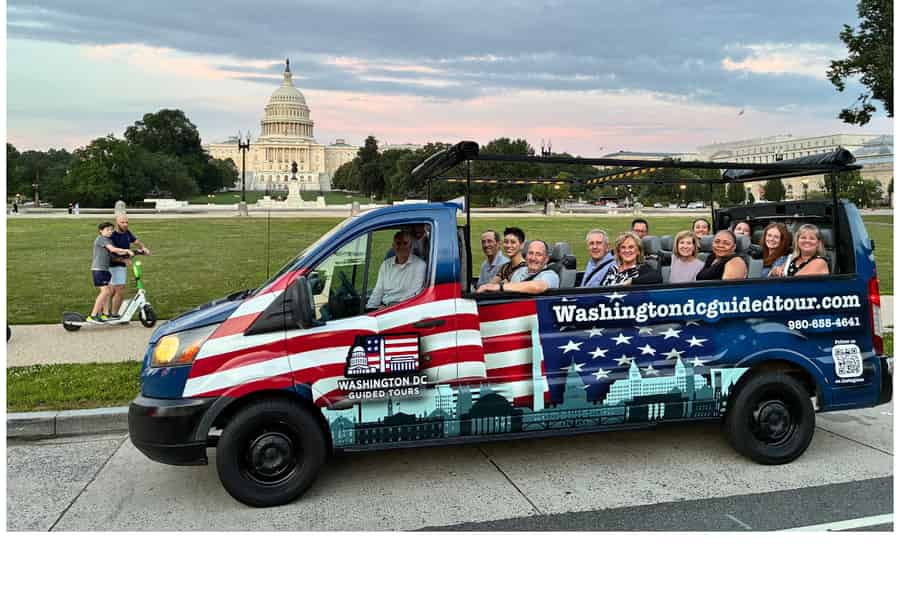 Open-Air-Führung zu den Denkmälern von DC in Kleingruppe mit Stopps. Foto: GetYourGuide