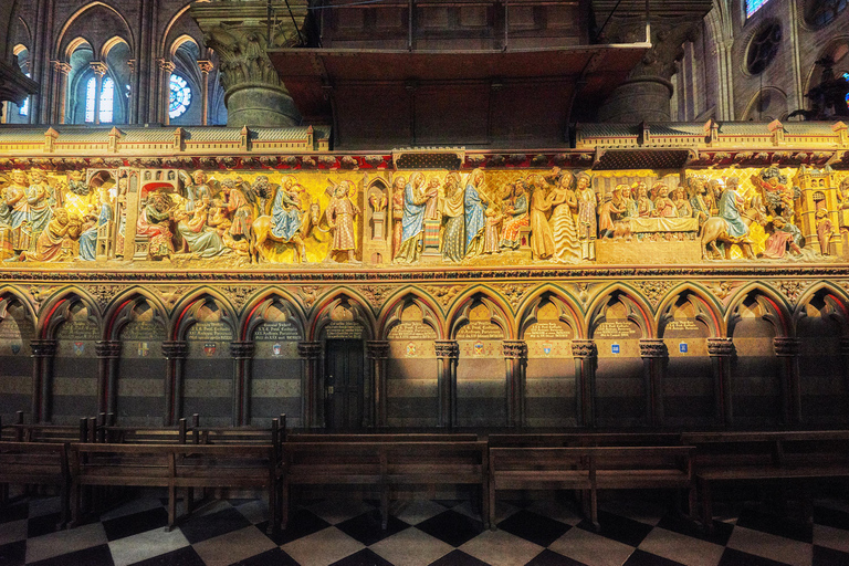 Paris: Notre-Dame Guided Tour with Reserved Entrance