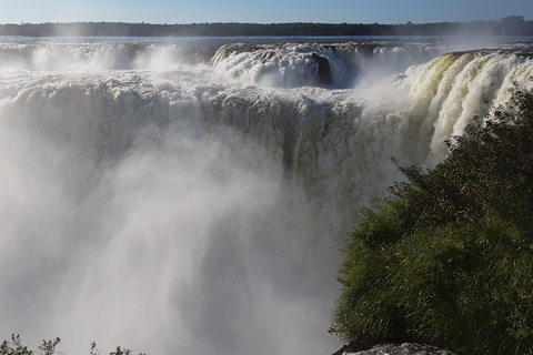 Odkrywanie wodospadów Iguazu w Argentynie