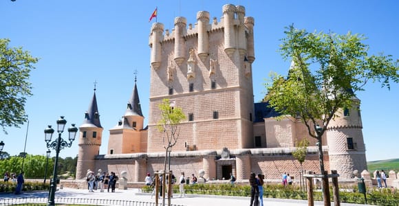 Ab Madrid: Segovia-Tour mit Eintritt in die Kathedrale und den Alcazar