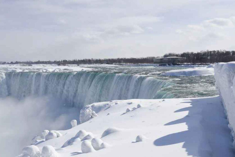 Desde Toronto: Excursión a las Maravillas Invernales de las Cataratas del Niágara