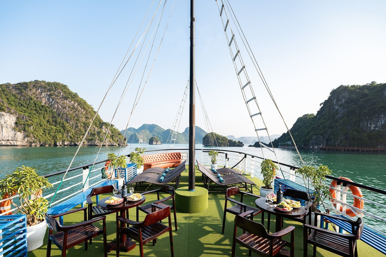 Ha Noi: Crucero de 1 día por la Bahía de Ha Long / Cueva, Isla Titop, KayakHanoi: Crucero de 1 día por la Bahía de Ha Long / Cueva, Isla Titop, Kayak