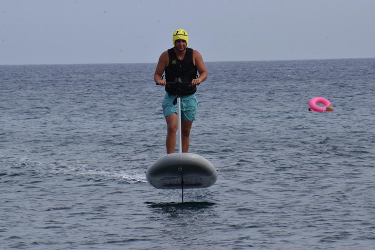 Scooters eléctricos Santorini E-Foil: surfea las olasScooters E-Foil en Santorini: surca las olas