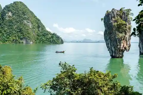 Phuket: James Bond 5 Islands Speedboat Tour with Lunch
