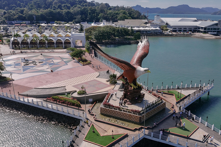 Visite privative de 4 heures en jet ski suralimenté à Langkawi + DroneVisite privative de Langkawi en jetski surpuissant de 4 heures + drone