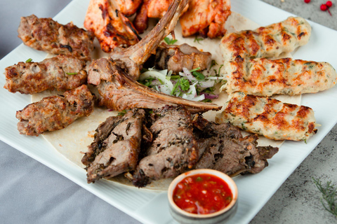 Tbilisi: 2 uur durende Georgische voedseltour (All-inclusive)Tbilisi: 2 uur durende XXXL voedseltour (all-inclusive)