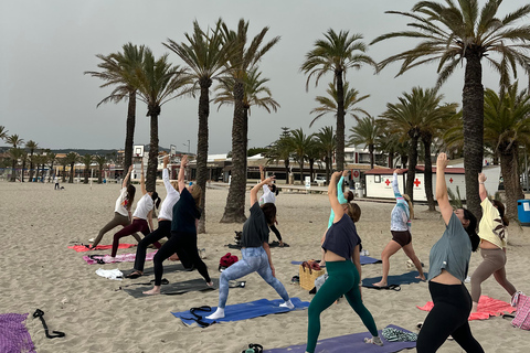 Alicante: PRIVATE Beach Yoga Class at Playa del Postiguet Alicante: Private Yoga Class at Playa del Postiguet