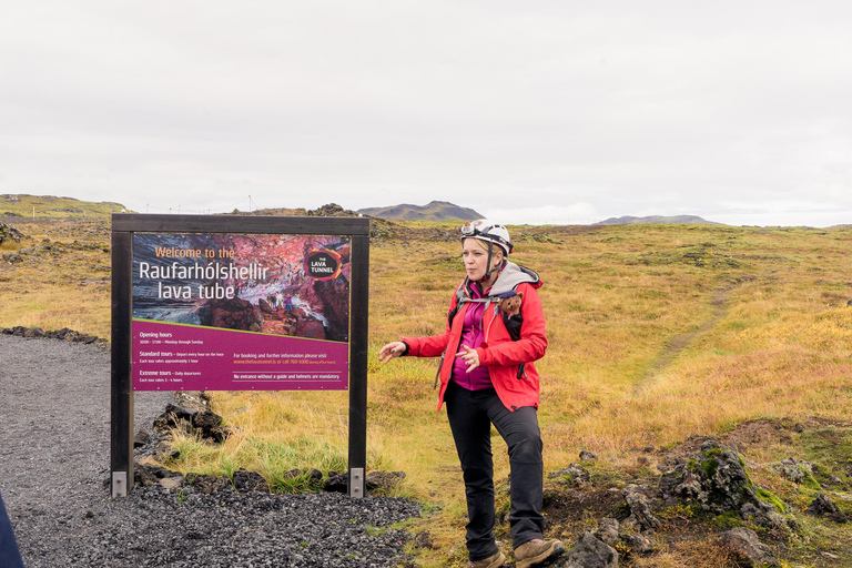 De Reykjavík : visite d'une grotte de lave en petit groupeVisite avec point de rencontre à la grotte de Raufarholshellir