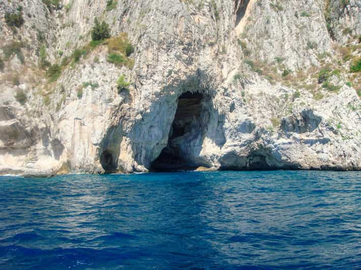 Sorrento Private Capri Boat Trip With Stop At Blue Grotto Getyourguide 