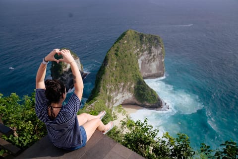 Nusa Penida: 2-Day Tour with Hotel Pickup and Meals