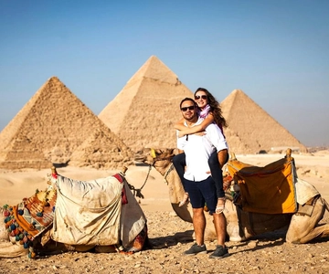 Hurghada: Giza Pyramids, Sphinx, Museum & Old Souq Day Trip