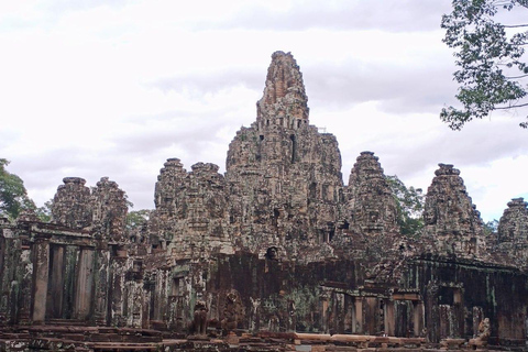 Siem Reap: Tour di un giorno di Angkor Wat e del tempio di Banteay Srei