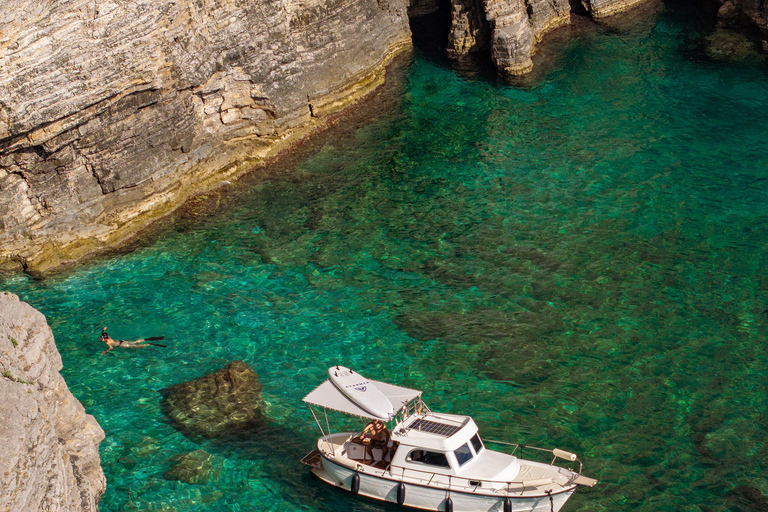 4-Hour Private Boat Tour — Blue Lagoon, Caves & Sveti Stefan
