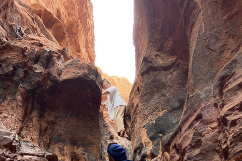 Wadi Rum: 2-Day Southern Desert Tour, Camel & Stargazing