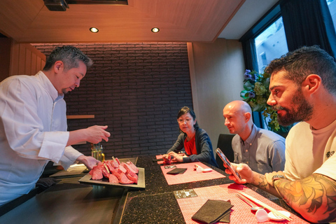 Tour gastronomico con abbinamento di manzo Wagyu e sake a TokyoTour del Wagyu e del sake di Ginza