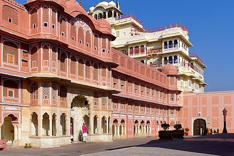 Visite spirituelle et royale de Jaipur - Temples et palaisJaipur : temple Govinddevji, palais de la ville et Jantar Mantar
