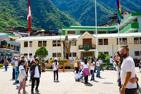 Z Cusco: Bilet kolejowy do Machu Pichu.Odjazd pociągu ekspedycyjnego o 06:10. Powrót o 14:55.