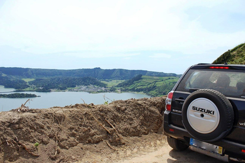 Meio dia em Sete Cidades de SUV